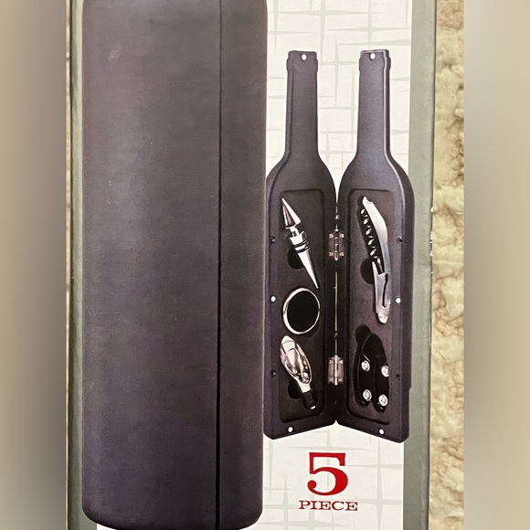 NEW in the box Wembly Casino & Lounge Collection 5 piece wine bar set - Picture 7 of 8